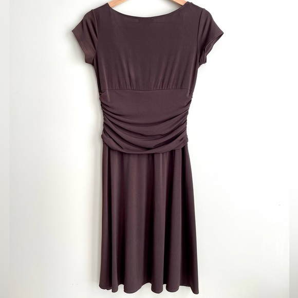 Like New Cross V Ruched Waist Midi Dress - Picture 2 of 4